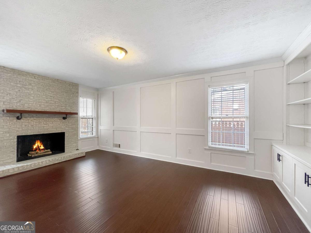 3145 Queens Walk Ne Property Photo 19