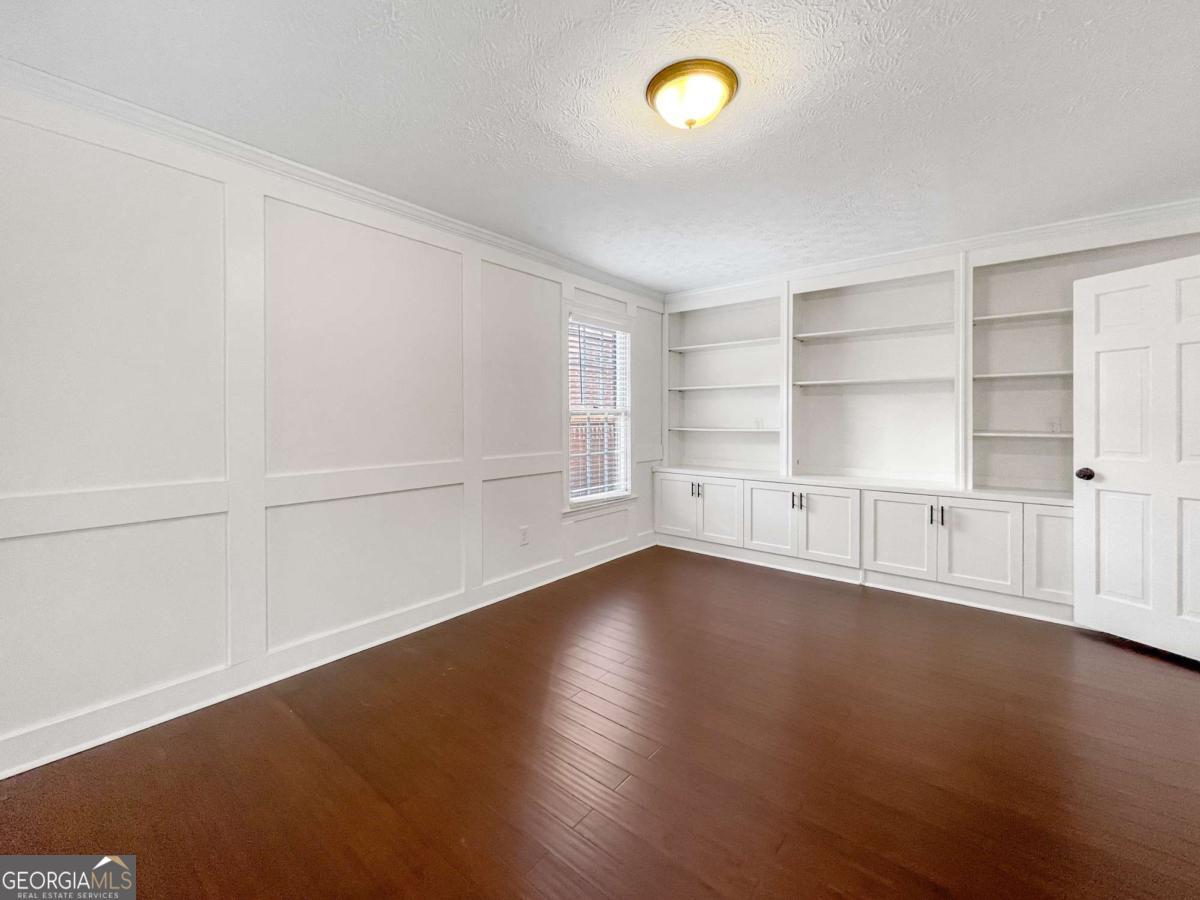 3145 Queens Walk Ne Property Photo 20
