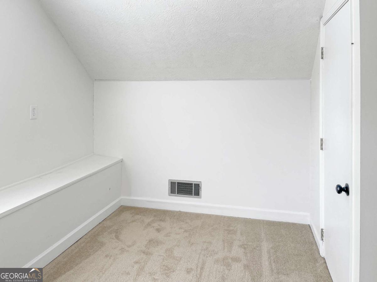 3145 Queens Walk Ne Property Photo 36