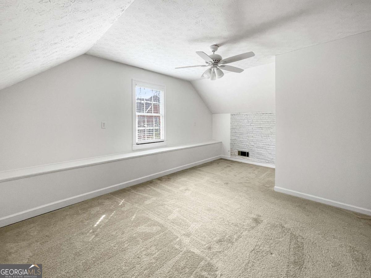 3145 Queens Walk Ne Property Photo 37