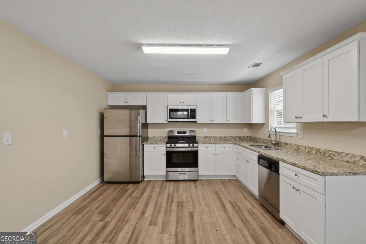 2795 Oxford Drive Property Photo 10