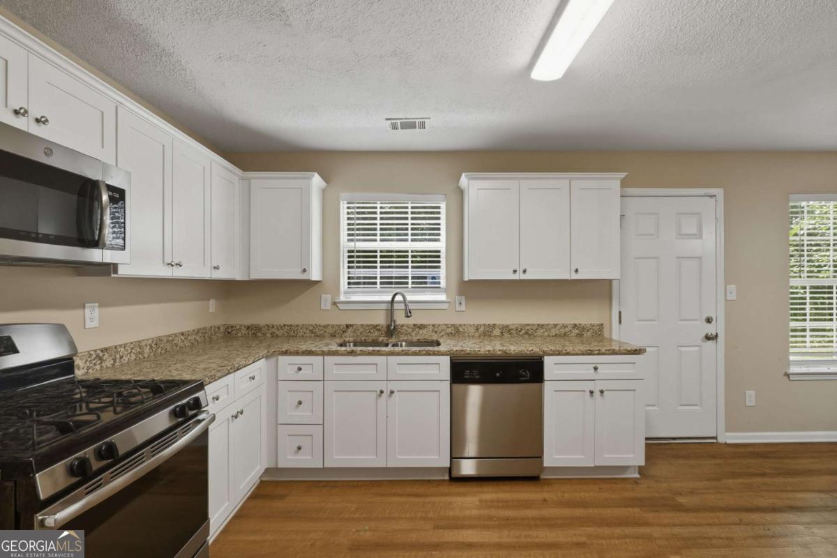 2795 Oxford Drive Property Photo 11