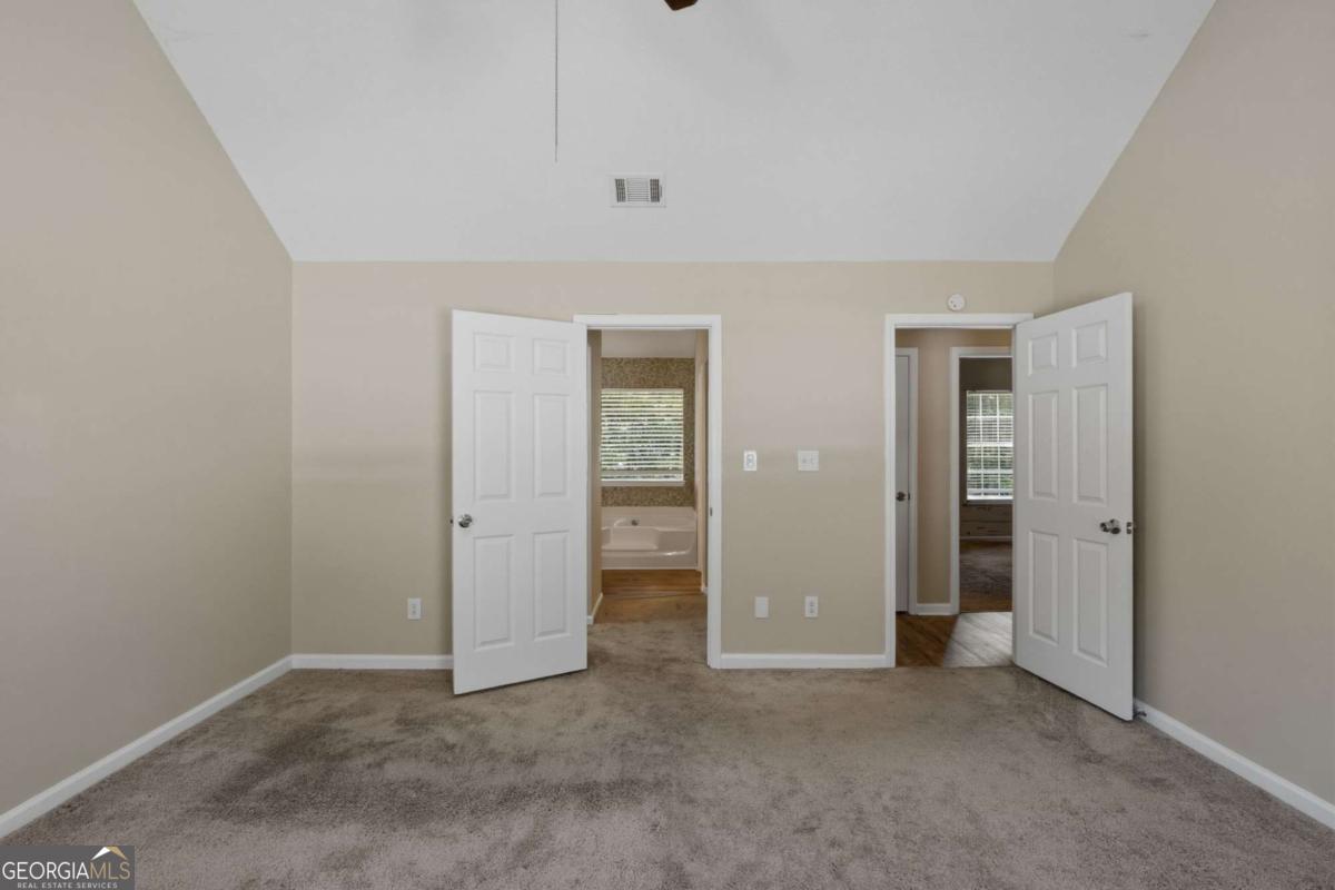 2795 Oxford Drive Property Photo 21