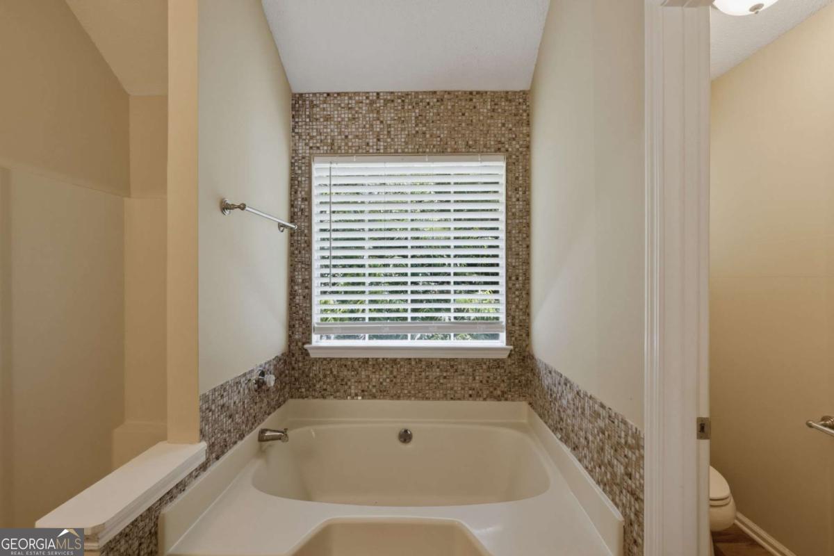 2795 Oxford Drive Property Photo 28
