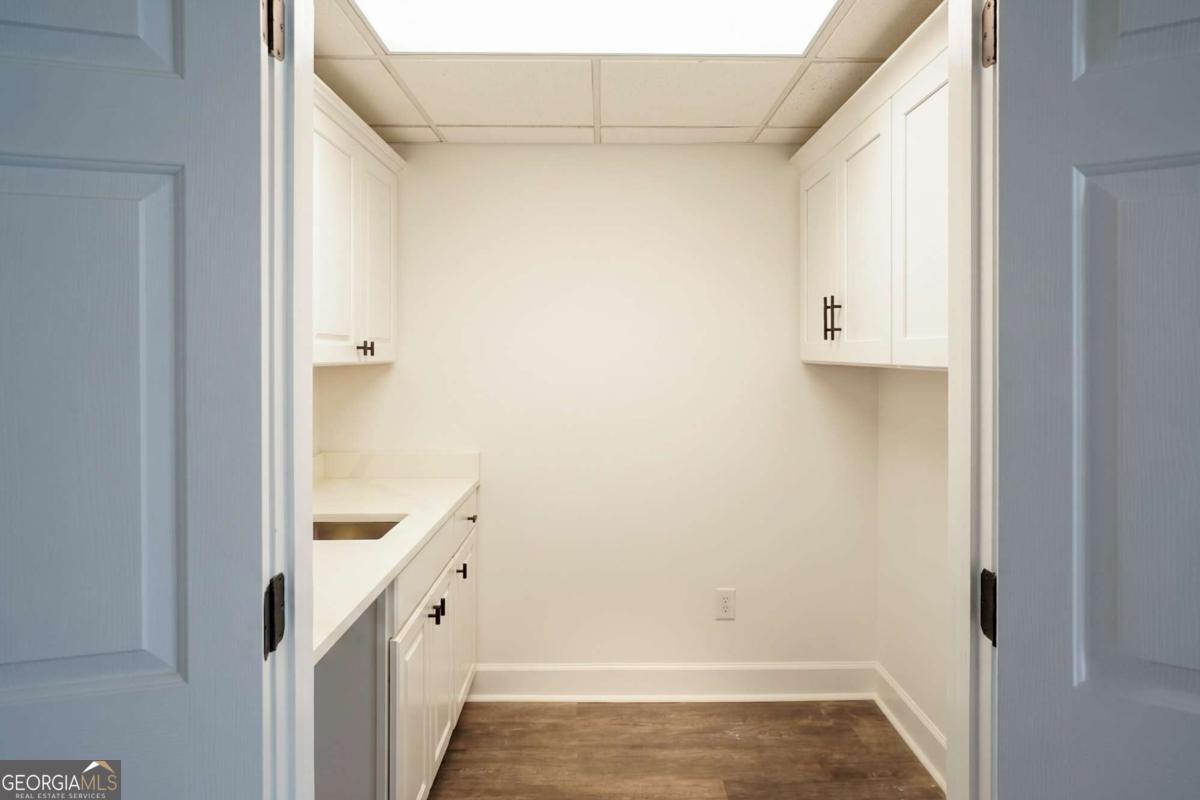 2850 Johnson Ferry Road # 100 Property Photo 18