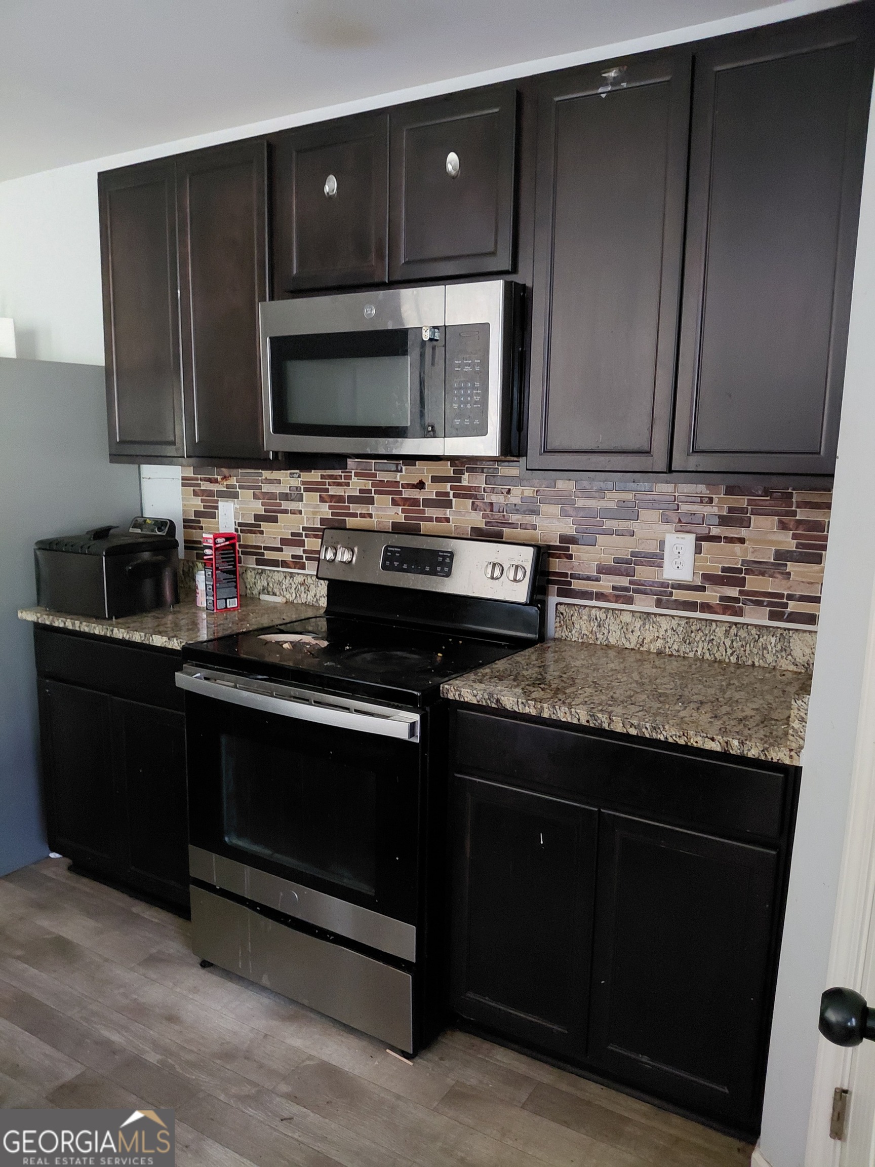 10 Windbrooke Drive Property Photo 4