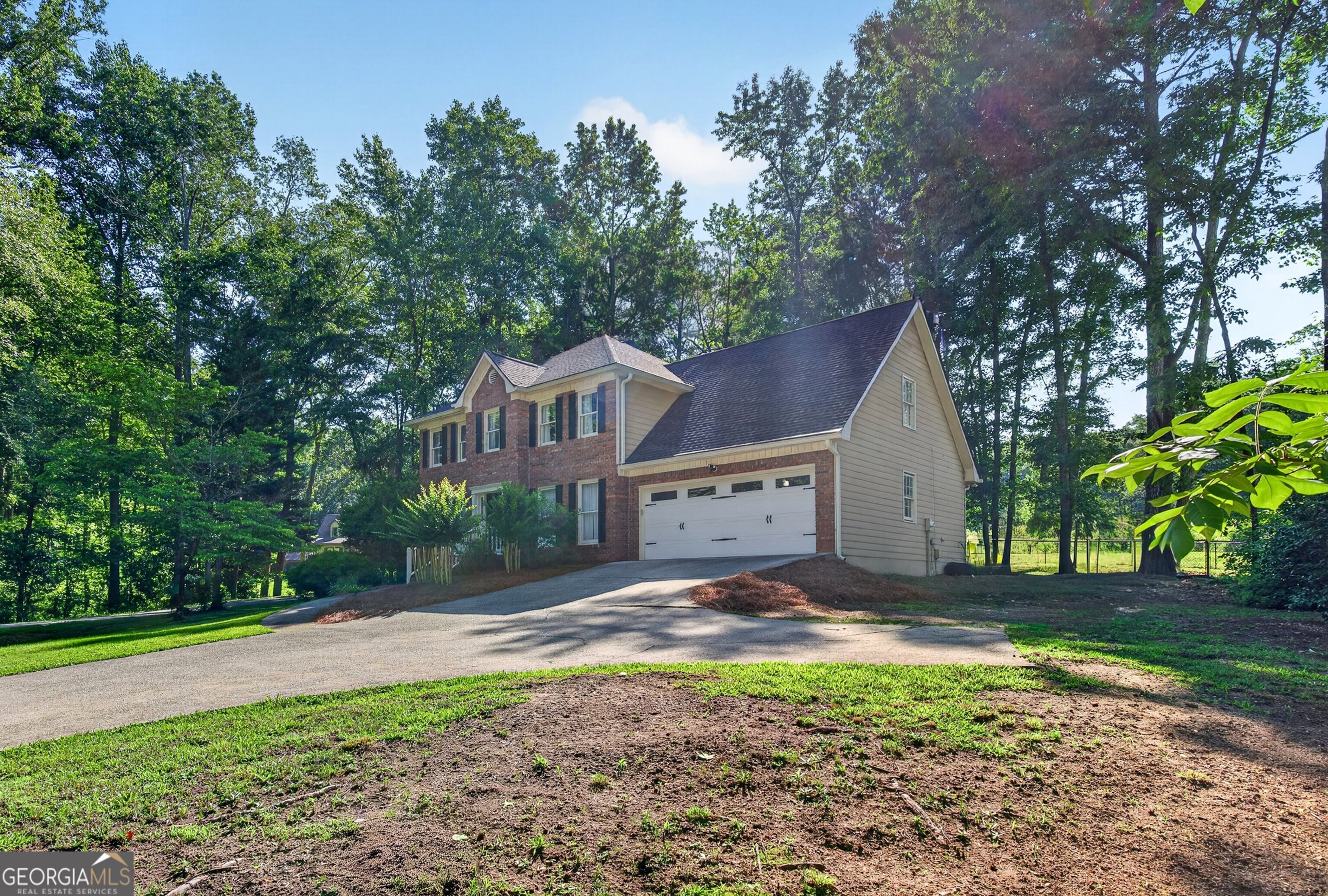 135 Crimson Ridge Property Photo 3