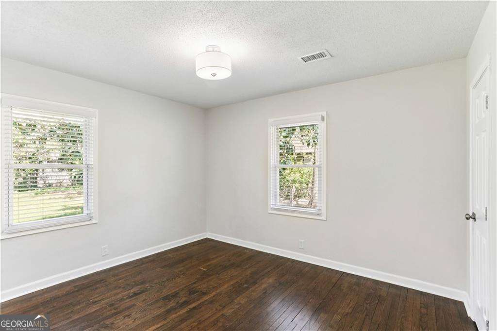 1767 Lynn Lane Property Photo 11