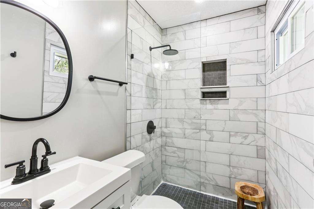 1767 Lynn Lane Property Photo 12