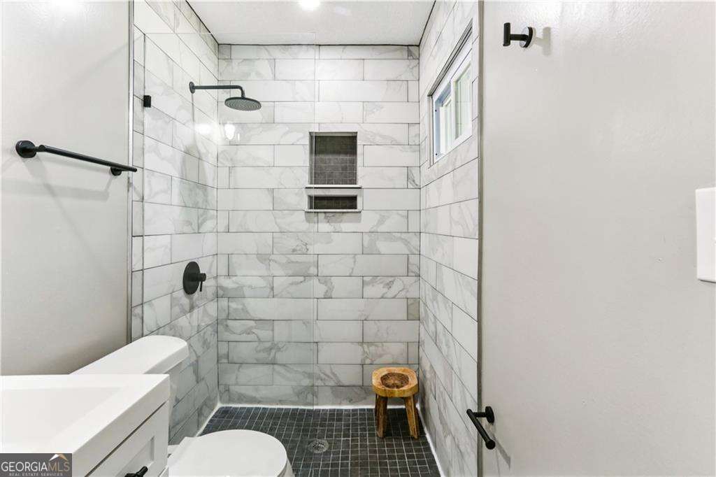 1767 Lynn Lane Property Photo 13