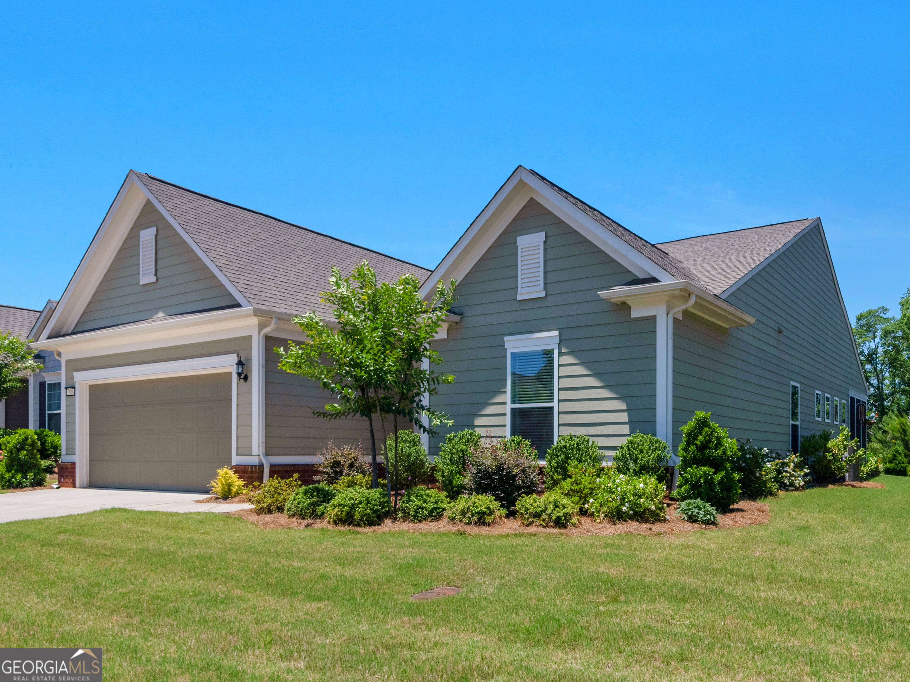 229 Nuttall Drive Property Photo 3