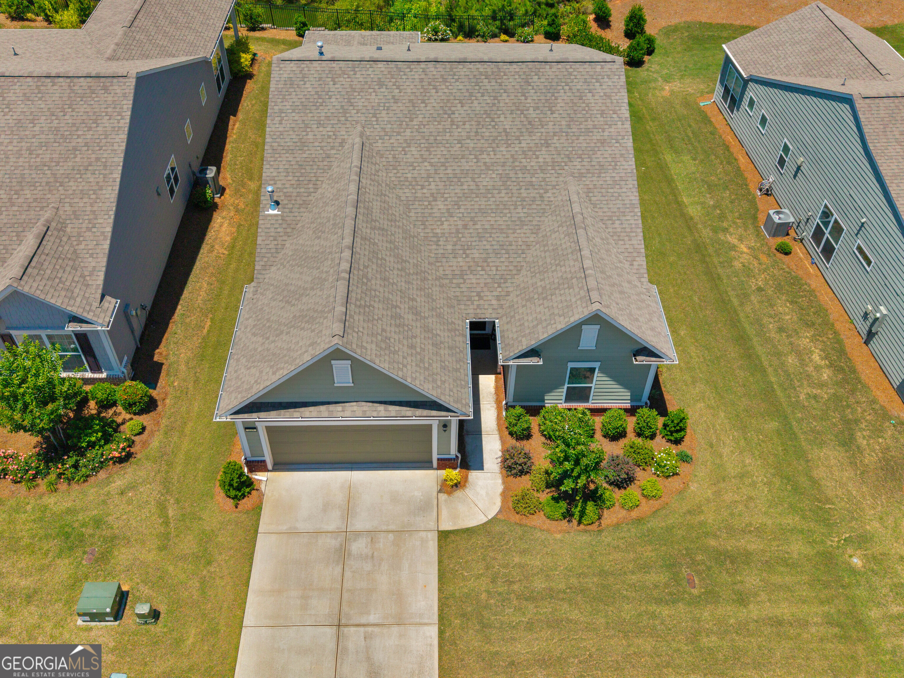 229 Nuttall Drive Property Photo 4