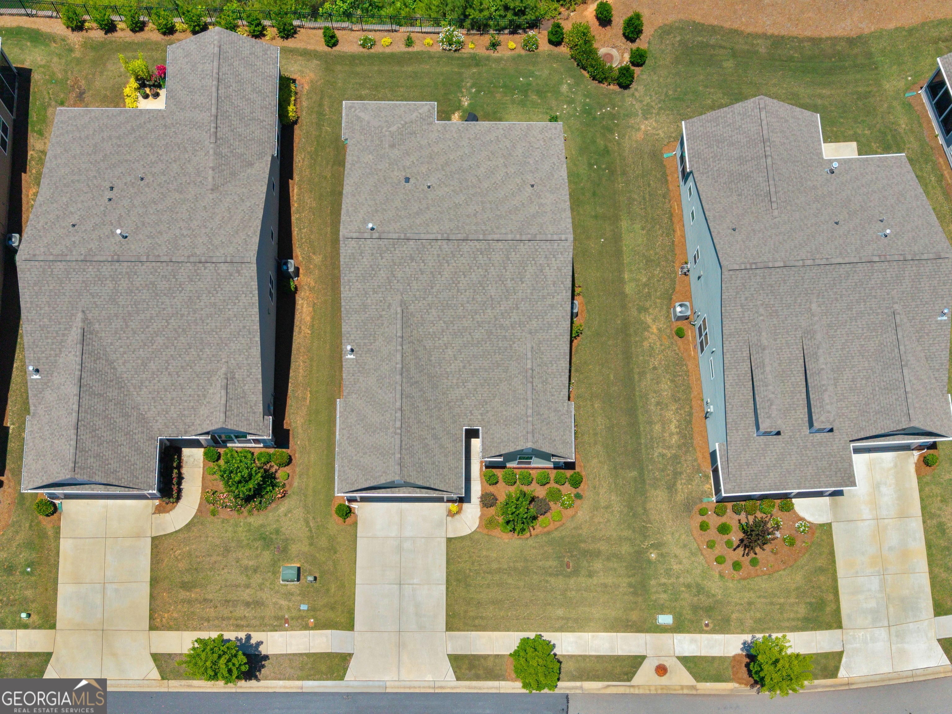 229 Nuttall Drive Property Photo 6