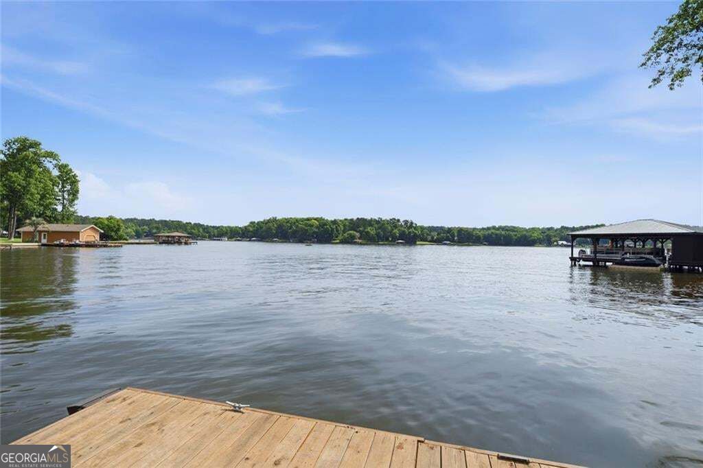 233 Lakeshore Drive Property Photo 9