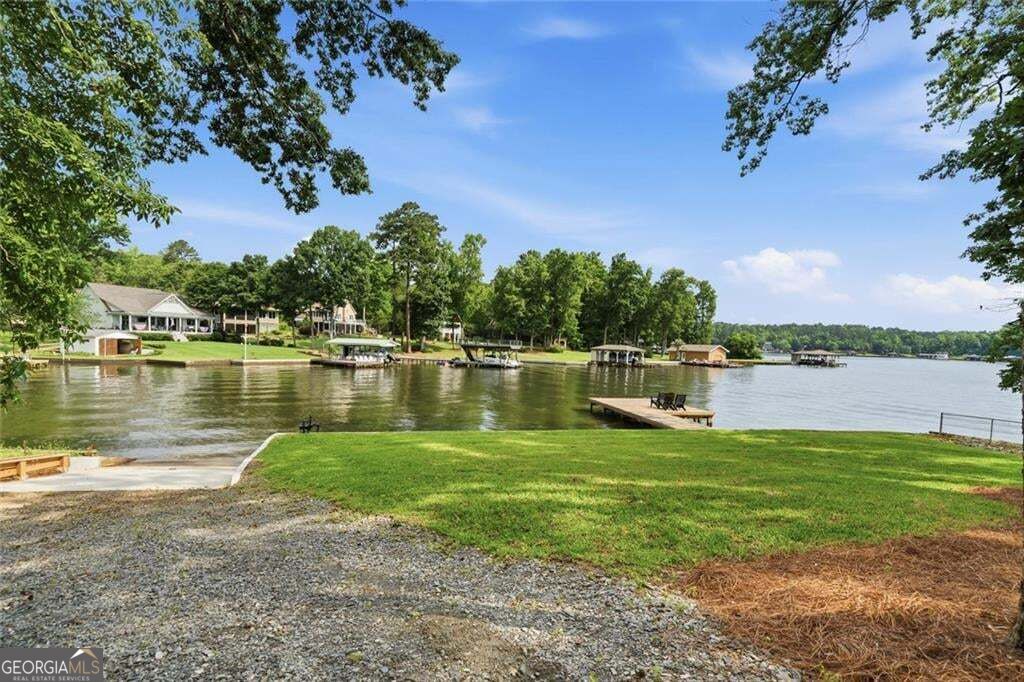233 Lakeshore Drive Property Photo 10