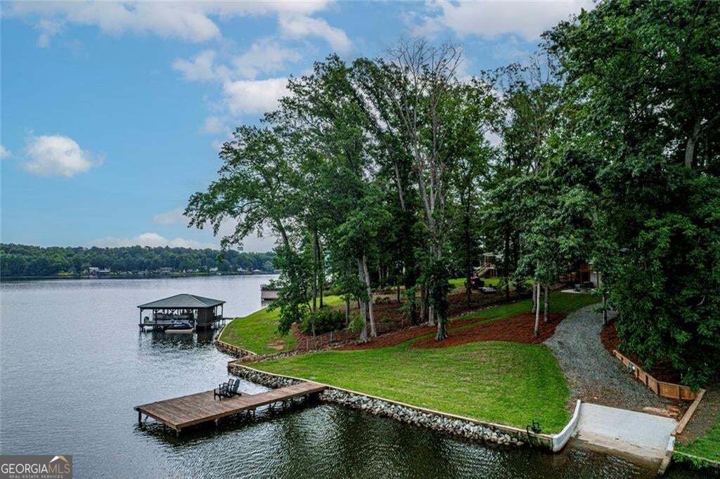 233 Lakeshore Drive Property Photo 12