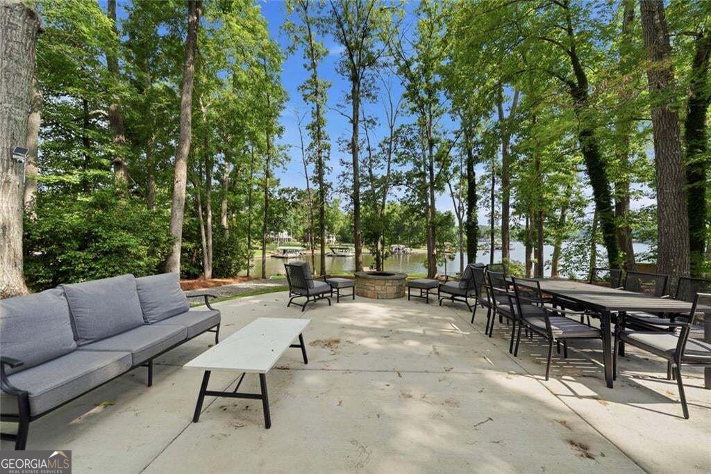 233 Lakeshore Drive Property Photo 13