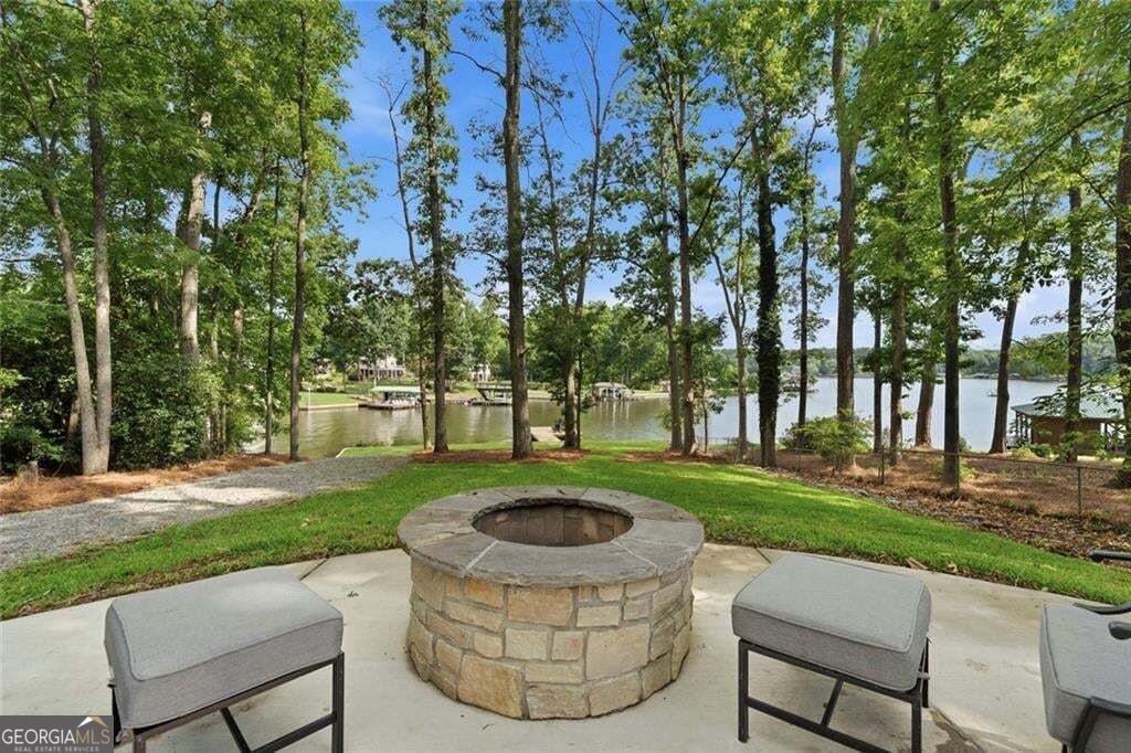 233 Lakeshore Drive Property Photo 14