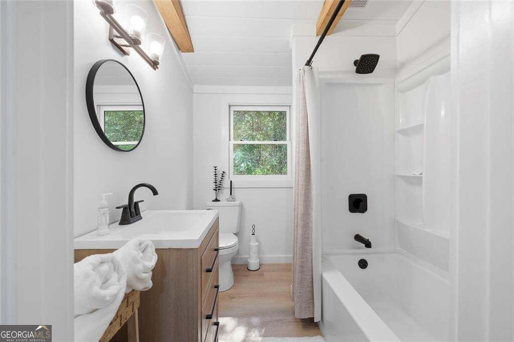 233 Lakeshore Drive Property Photo 31