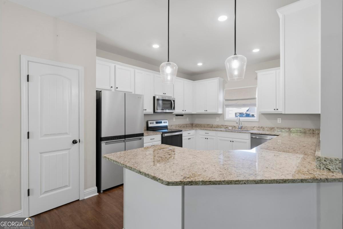 166 Alexander Lakes Drive Property Photo 10