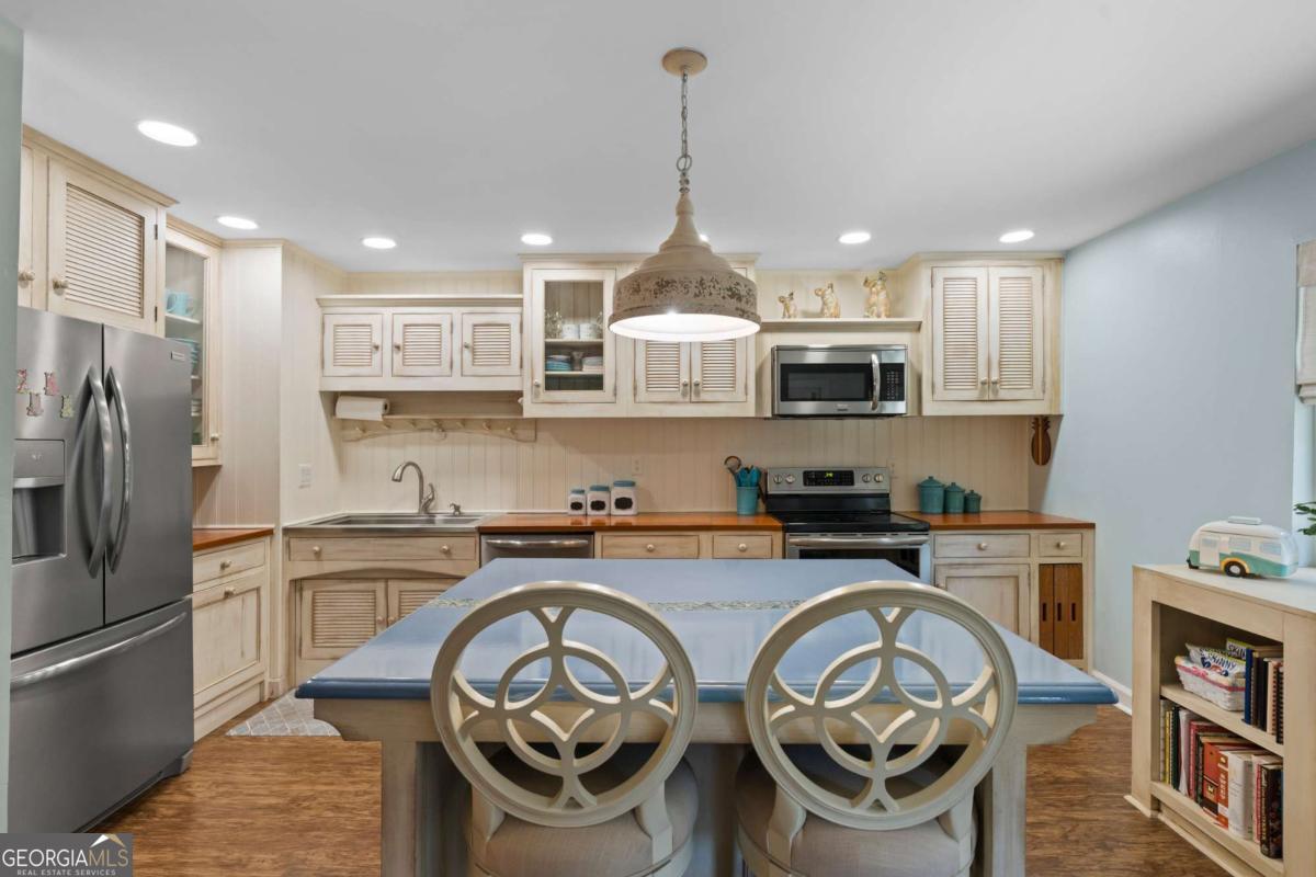 3060 Balearic Drive Se Property Photo 1