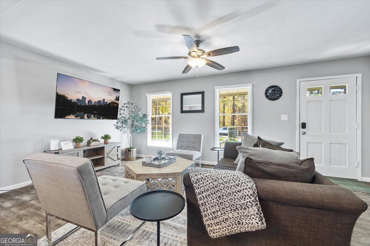 4283 Hiram Lithia Springs Road Sw Property Photo 2