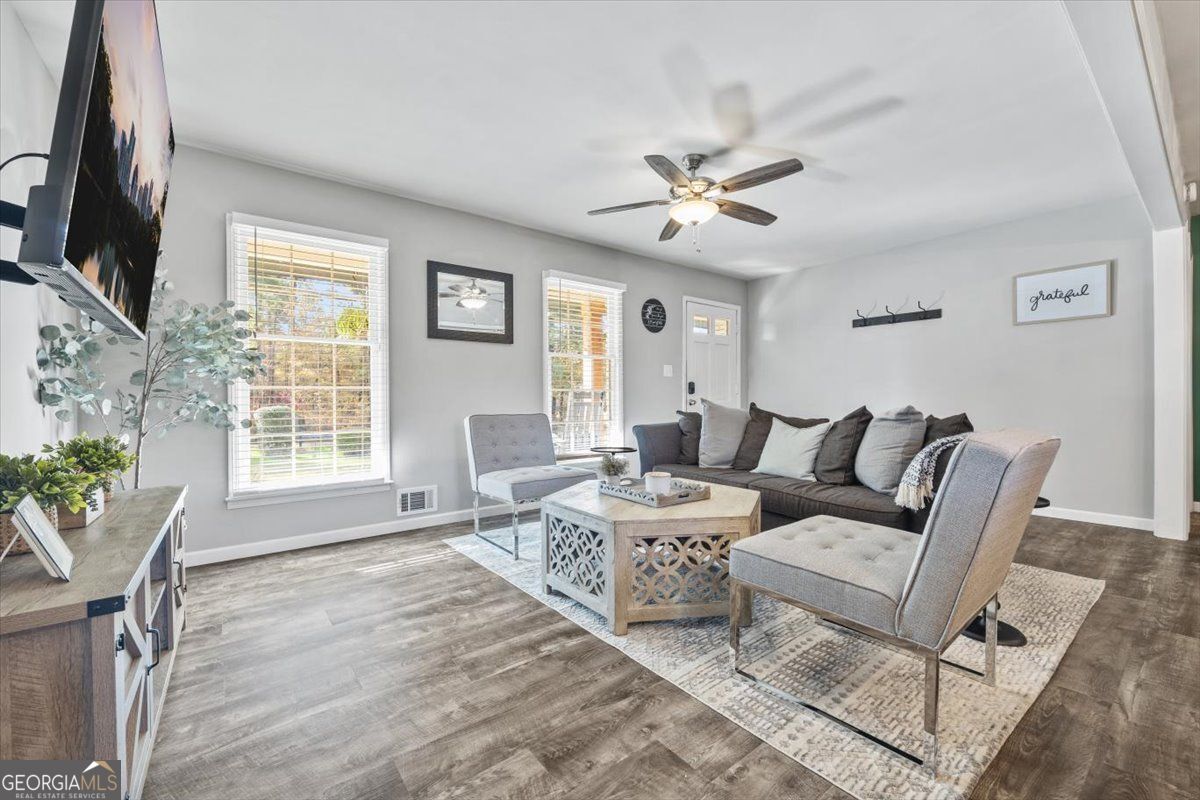 4283 Hiram Lithia Springs Road Sw Property Photo 3