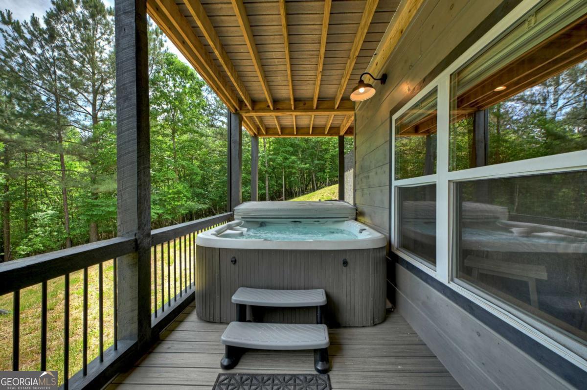 210 Ridge Top Trail Property Photo 29
