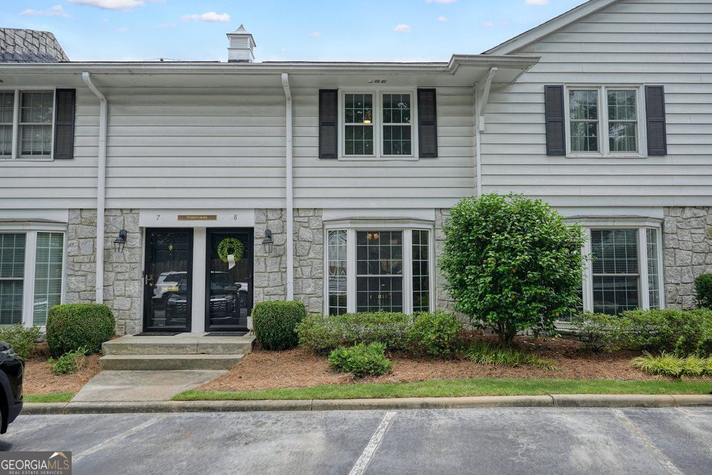 136 Peachtree Memorial Drive NW # 8