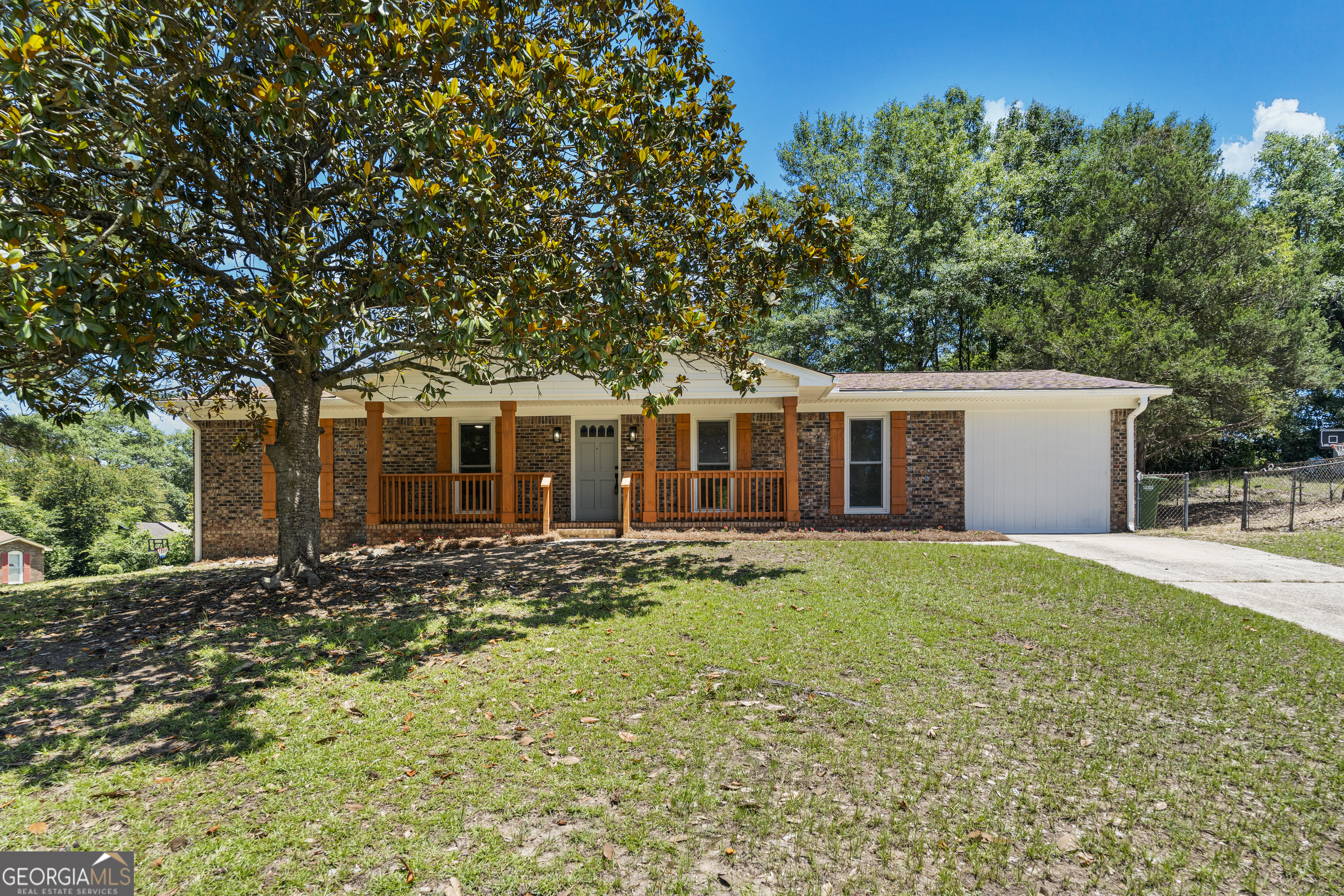 2708 White Chapel Drive Property Photo 1