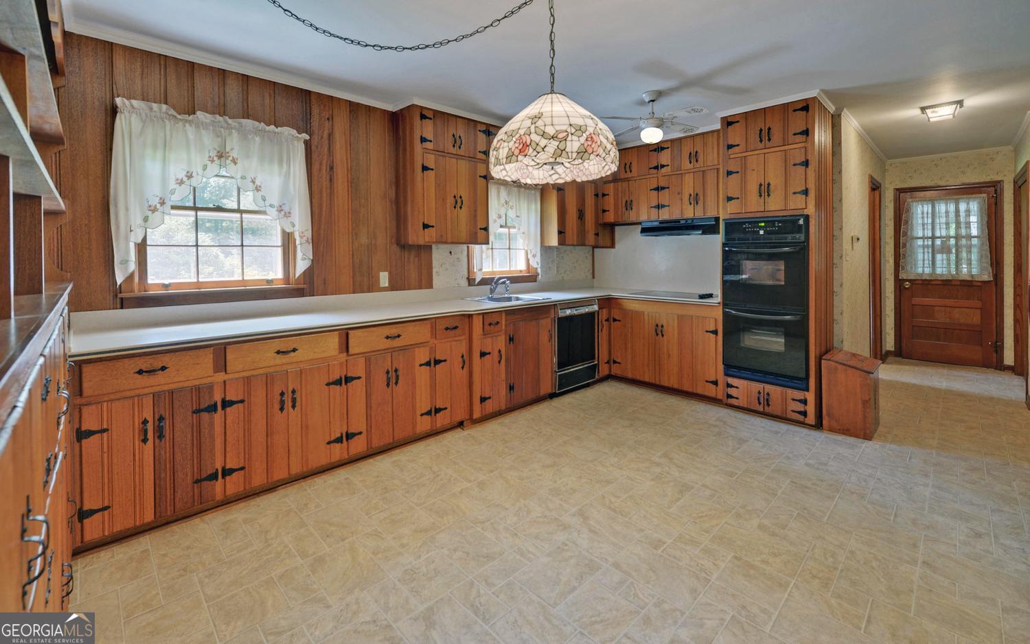 400 Harris Street Property Photo 11
