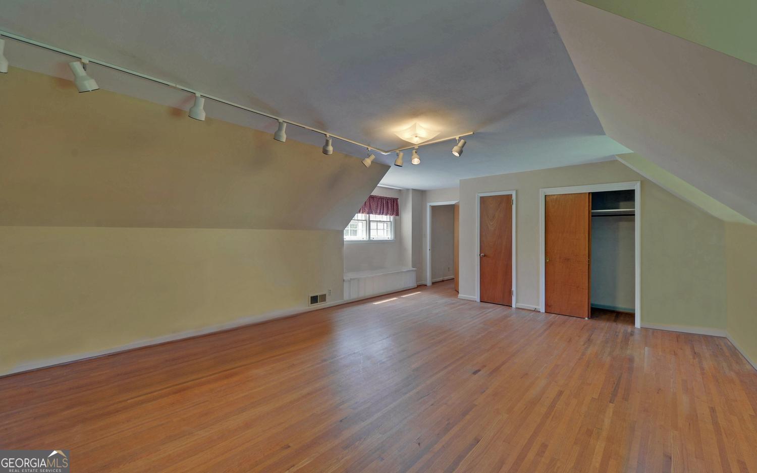 400 Harris Street Property Photo 30