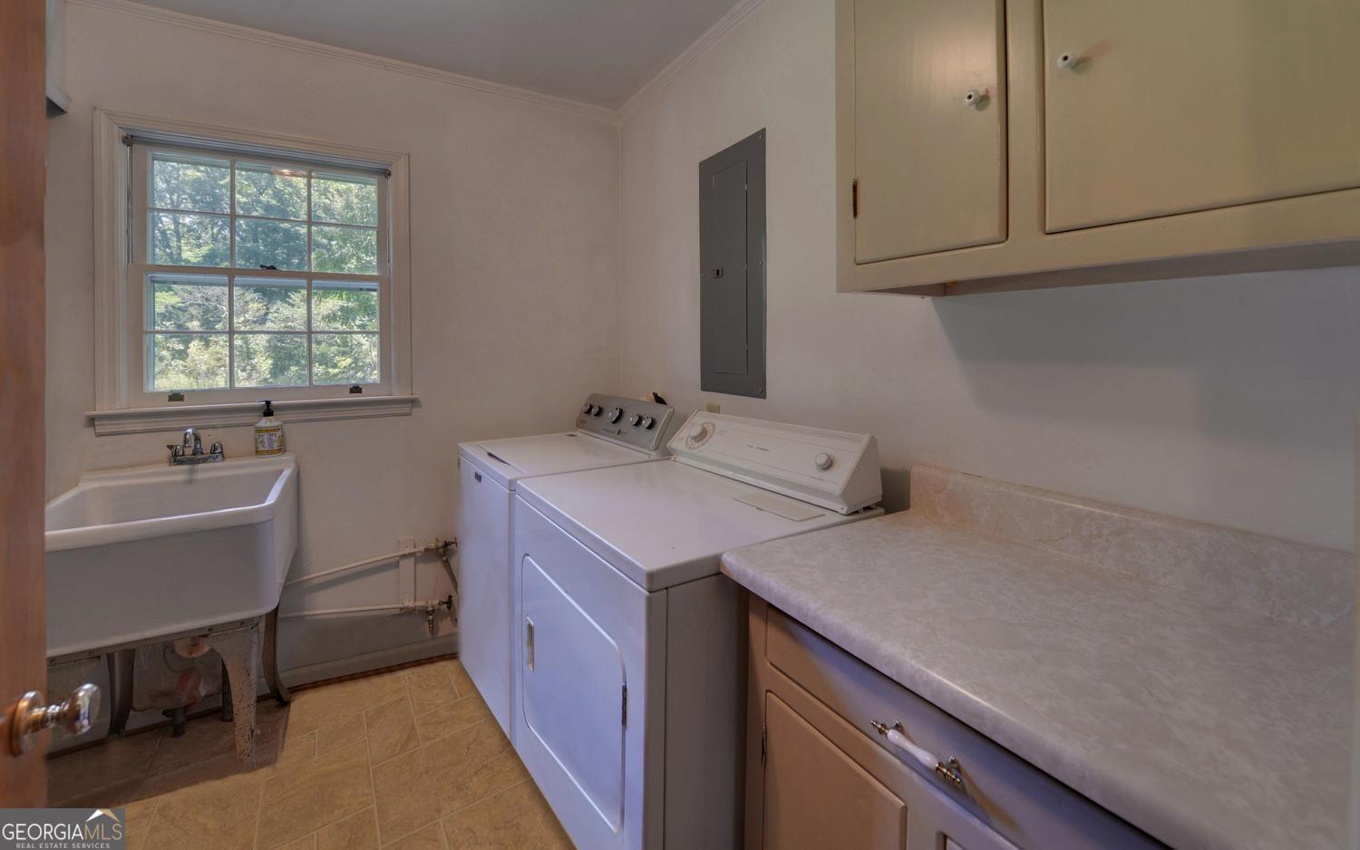 400 Harris Street Property Photo 35