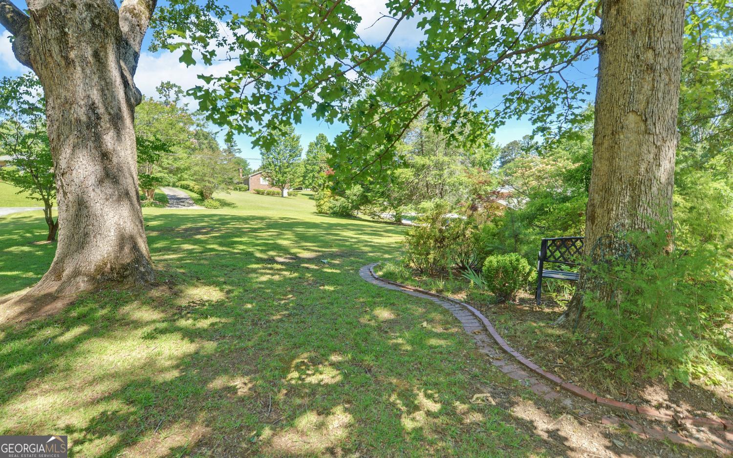 400 Harris Street Property Photo 43