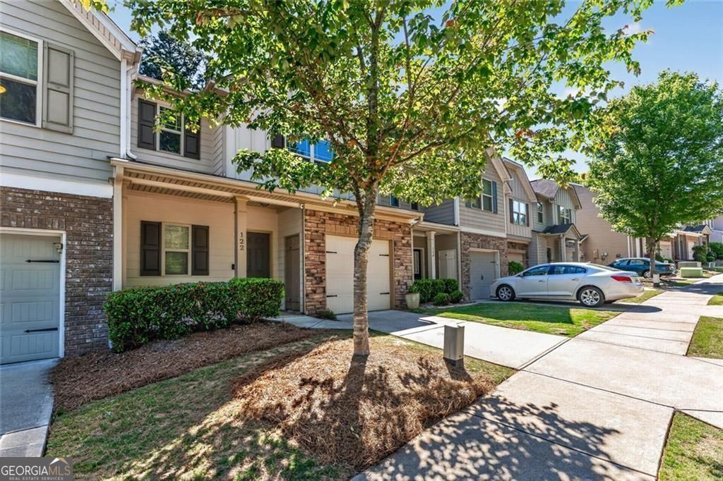122 Oakview Passage Property Photo 4