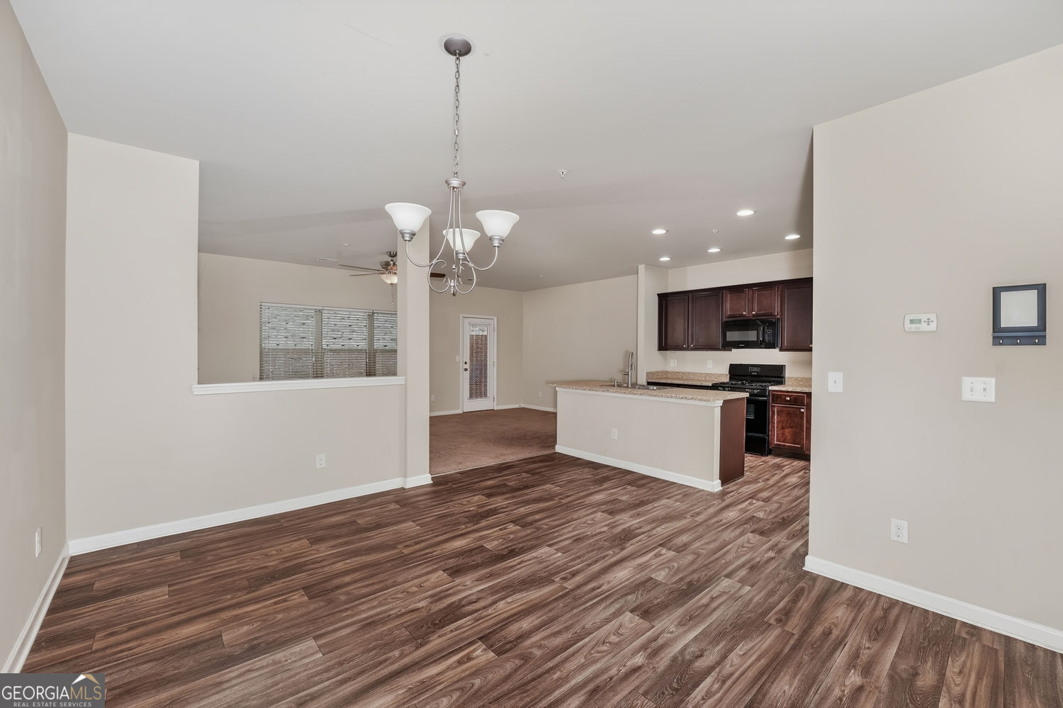 122 Oakview Passage Property Photo 11