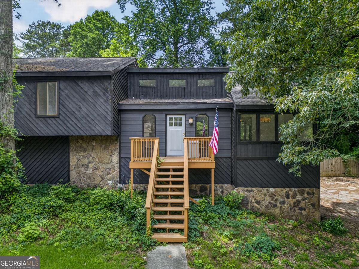 5169 Rockbridge Drive Property Photo 2