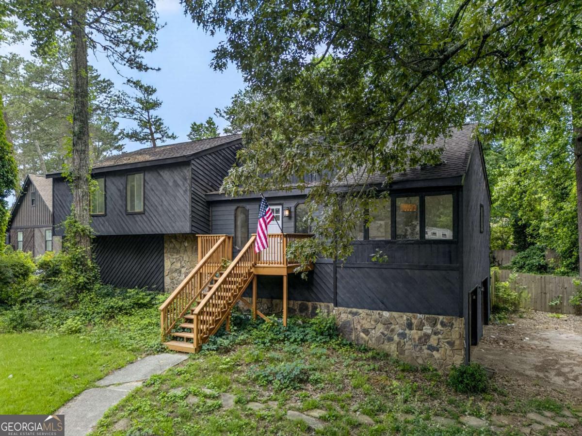 5169 Rockbridge Drive Property Photo 3