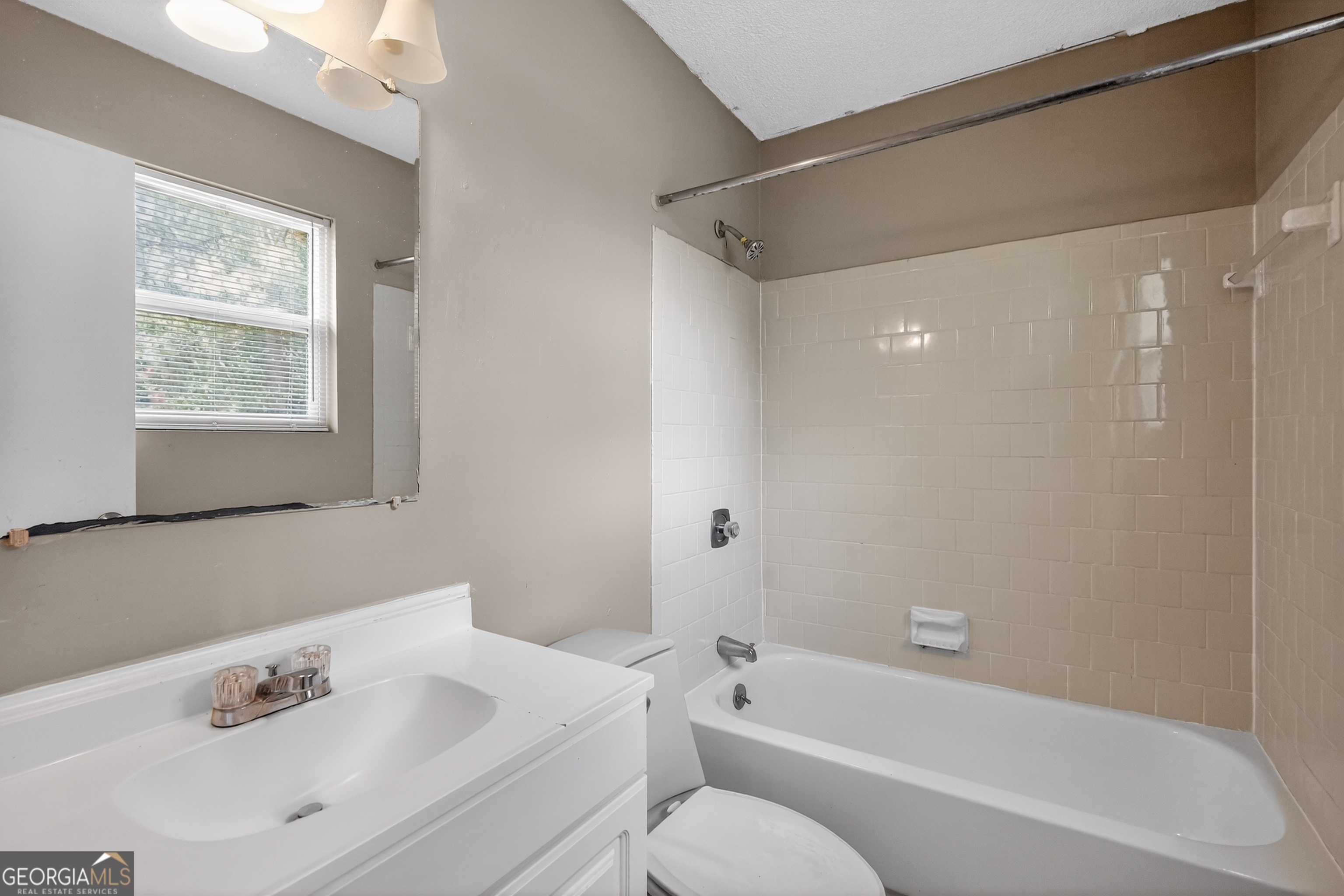 2542 Anthony Dejuan Parkway Property Photo 14