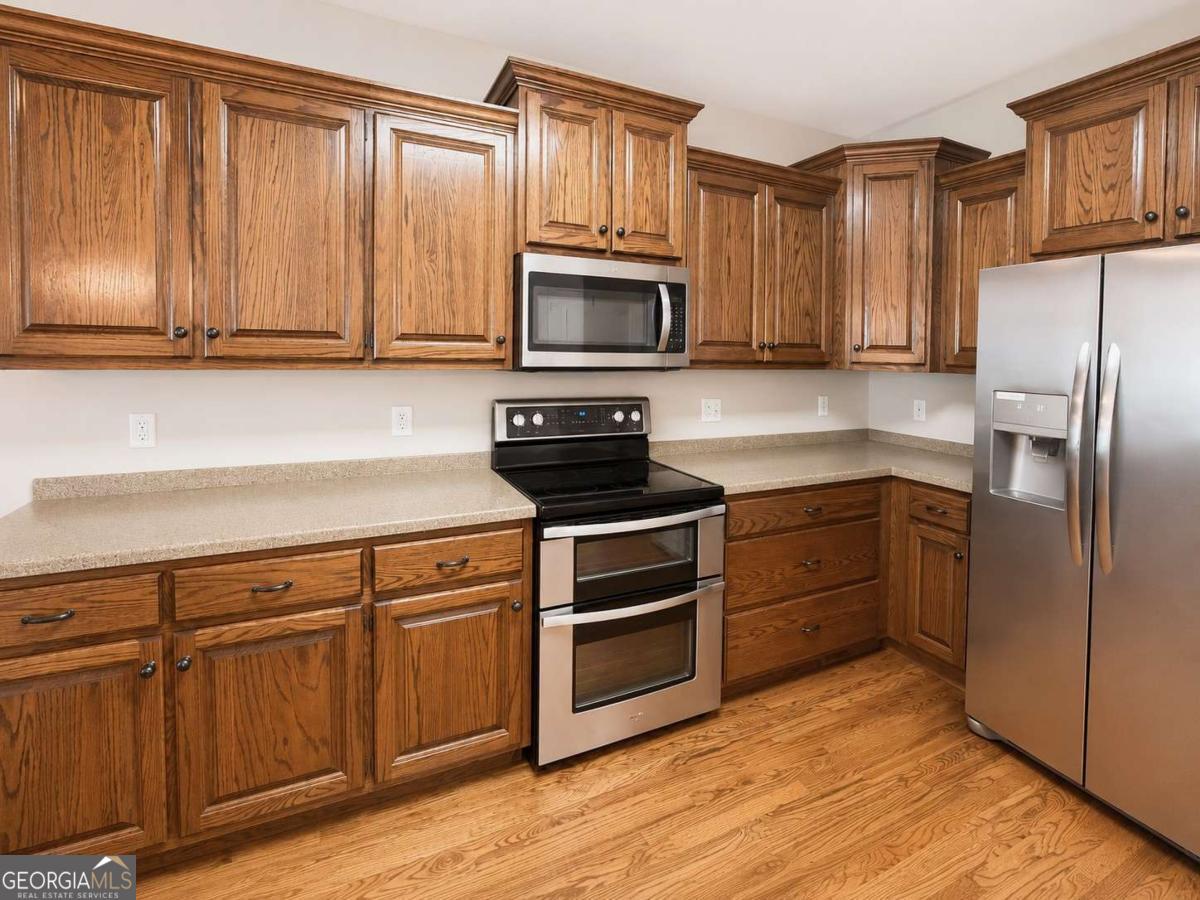 112 Village Lane Property Photo 7