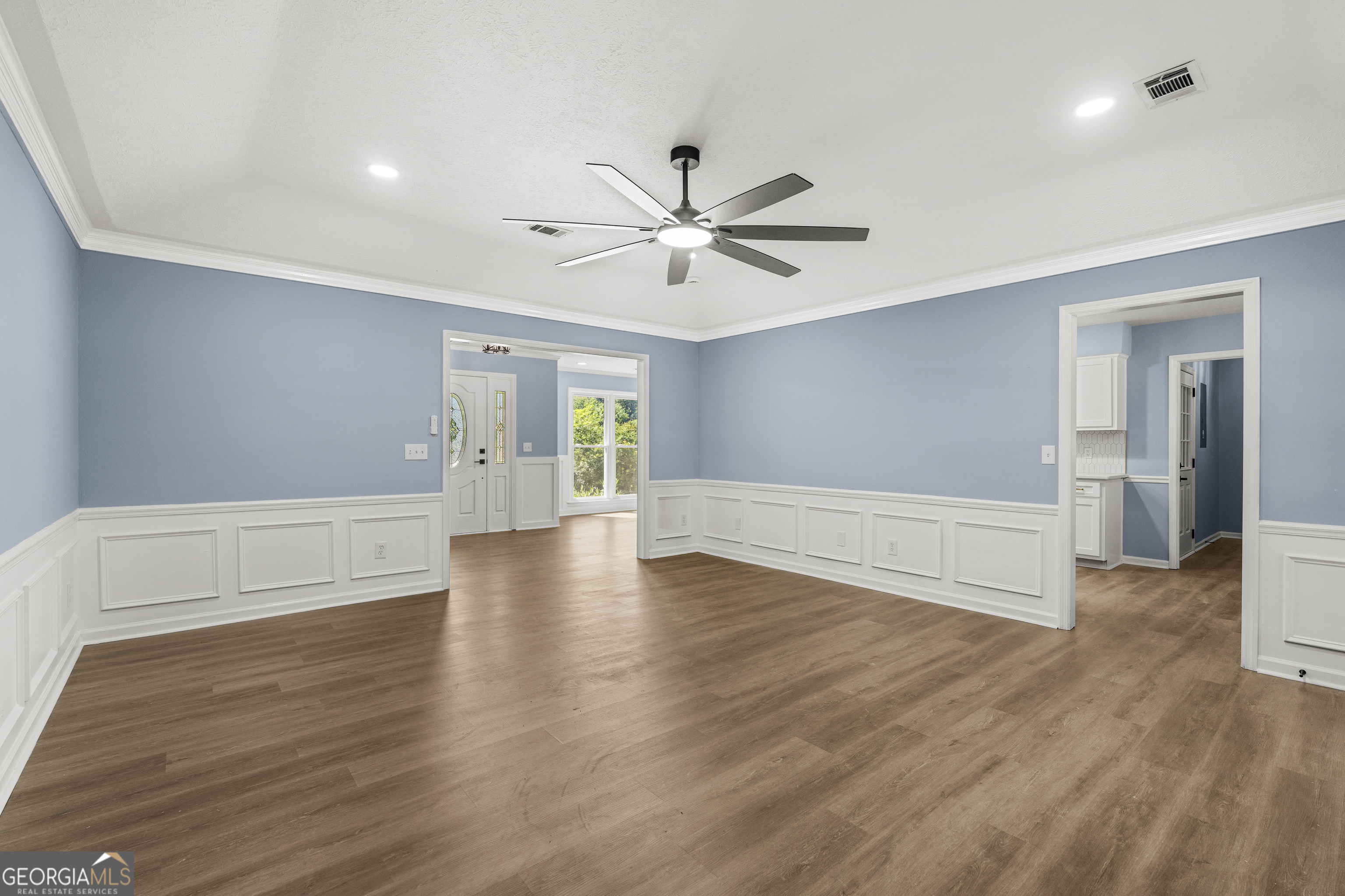 6020 Whitehaven Drive Property Photo 8