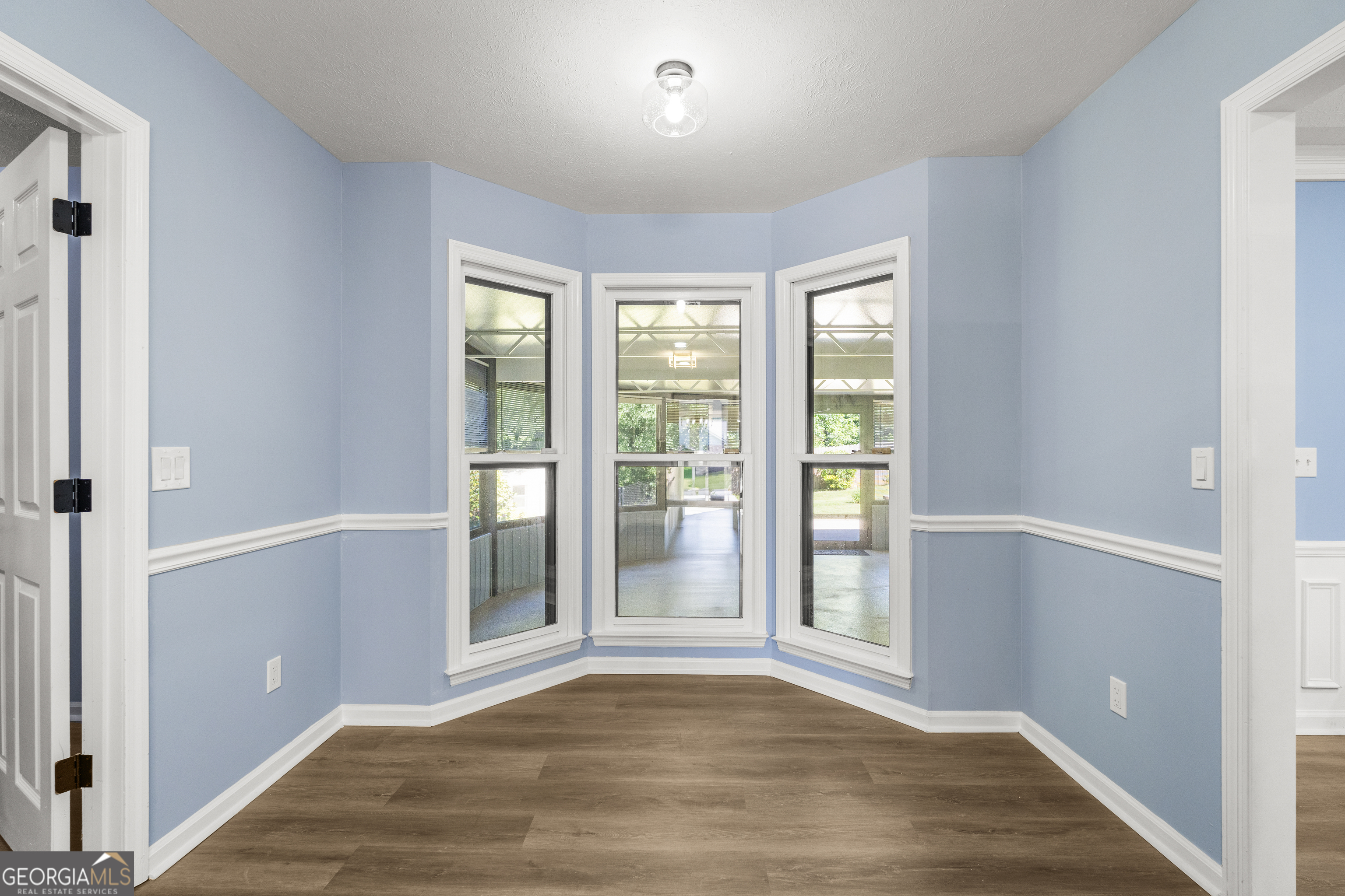 6020 Whitehaven Drive Property Photo 12