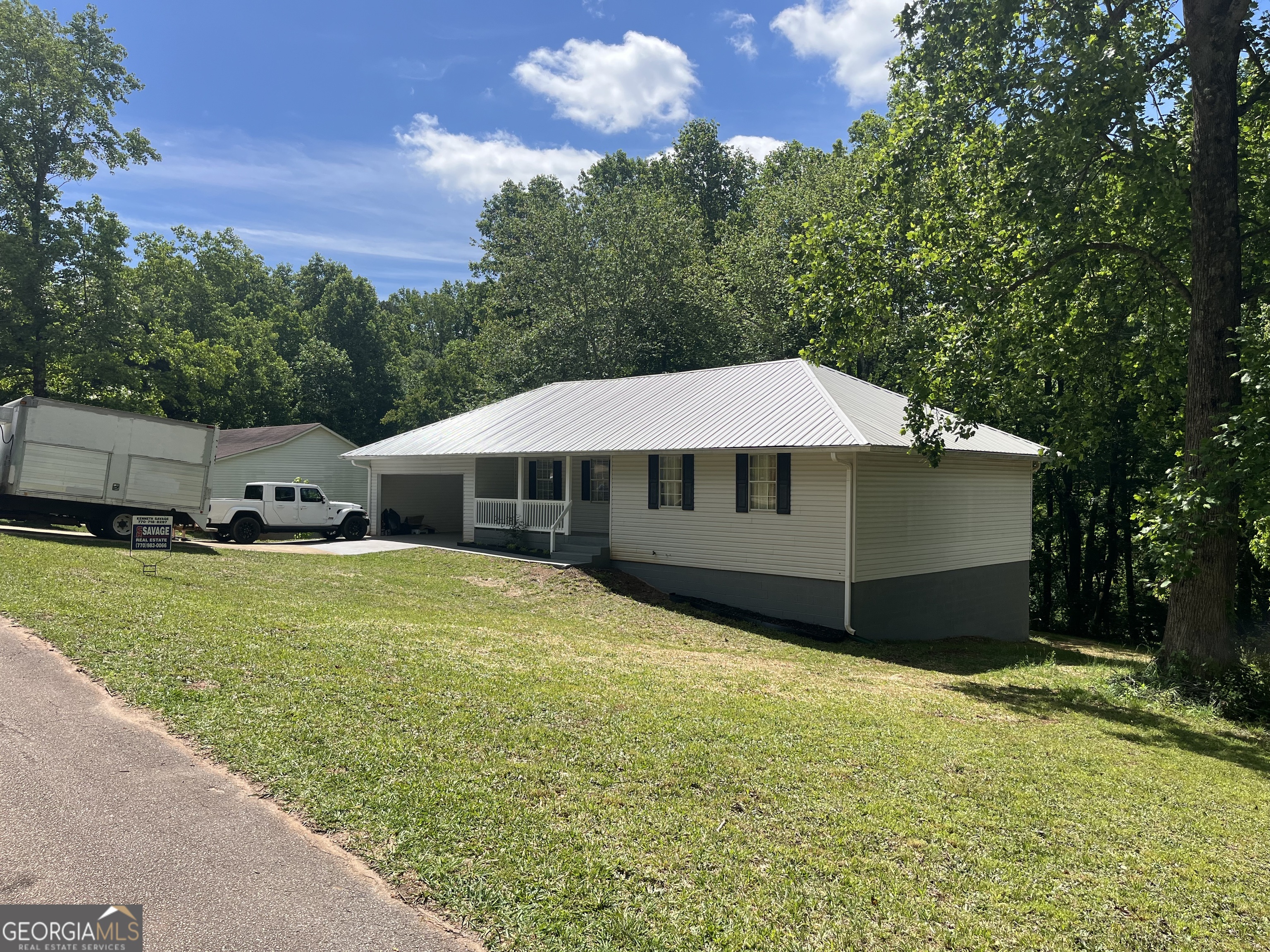 193 Glory Lane Property Photo 1