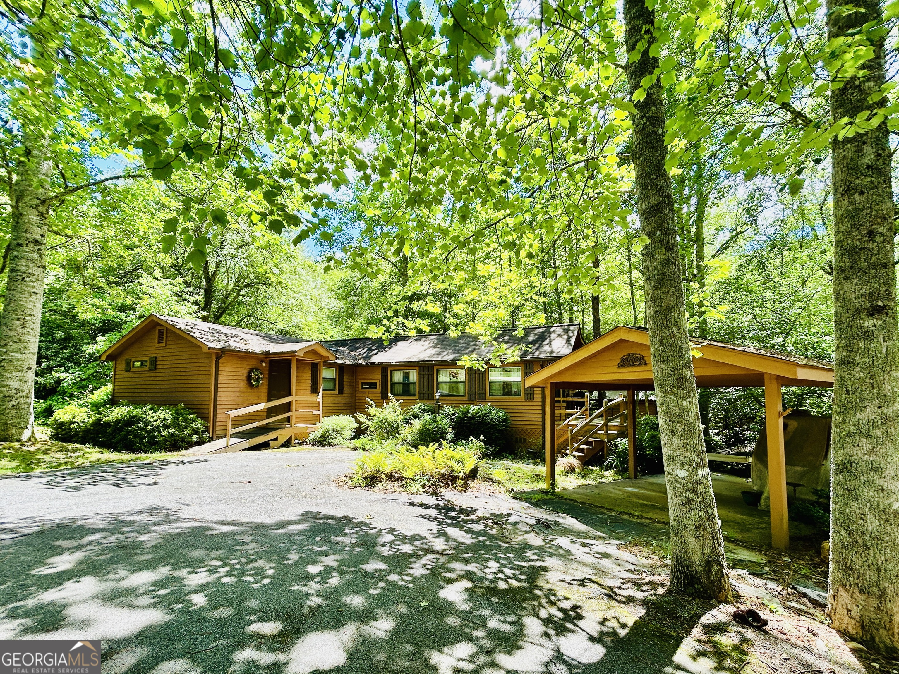 1815 Canoe Creek Drive Property Photo 1