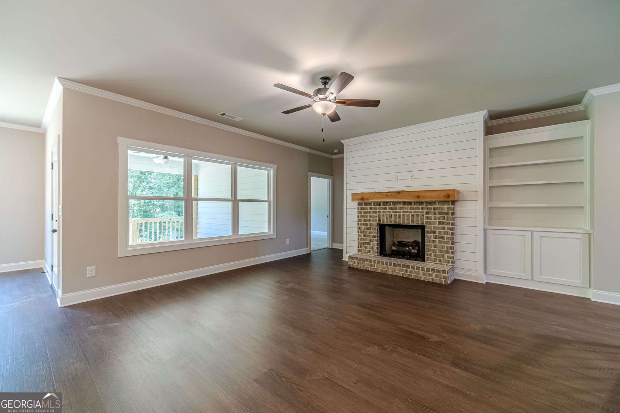 348 Pinewood Drive Property Photo 4