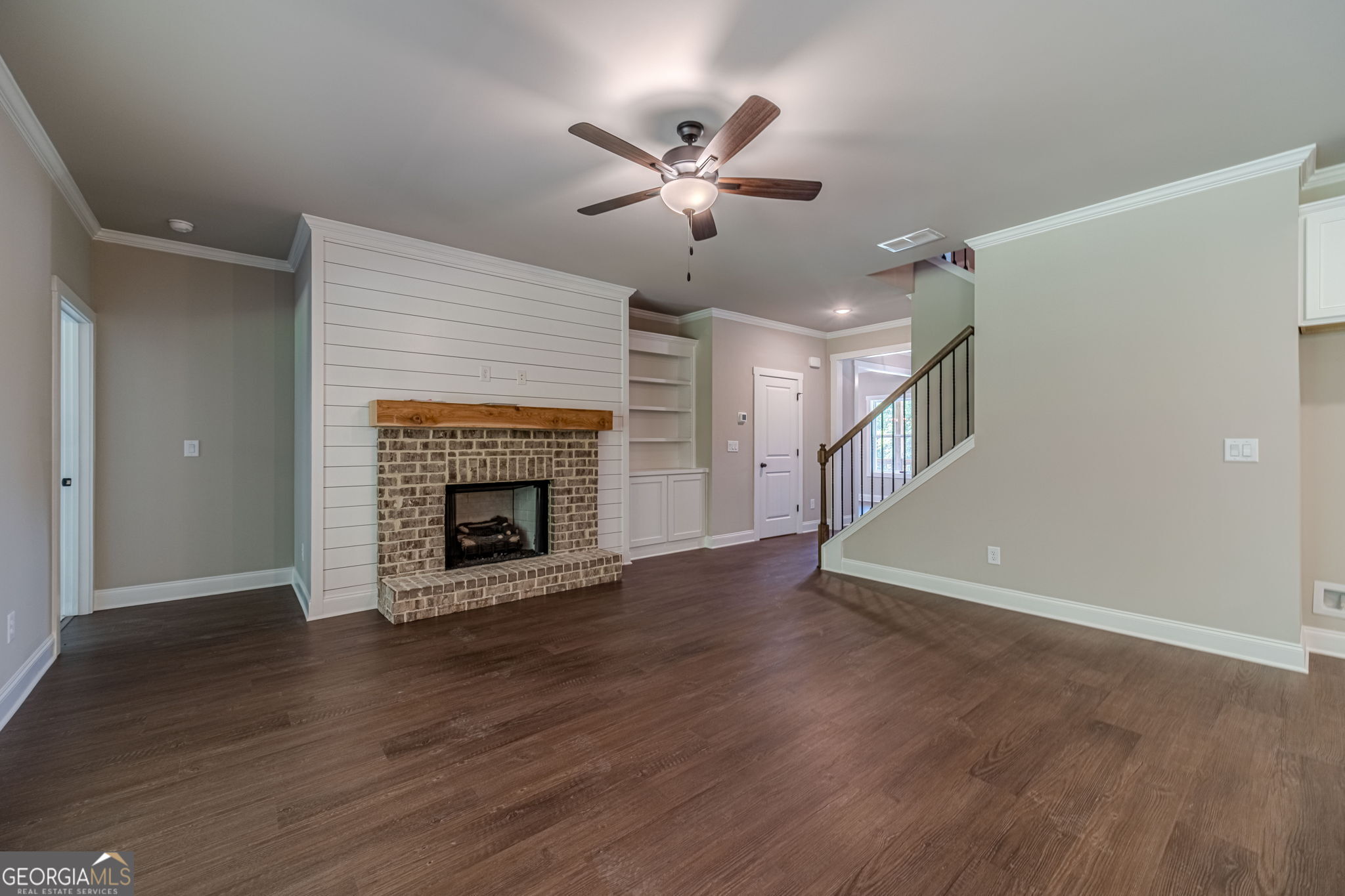 348 Pinewood Drive Property Photo 5