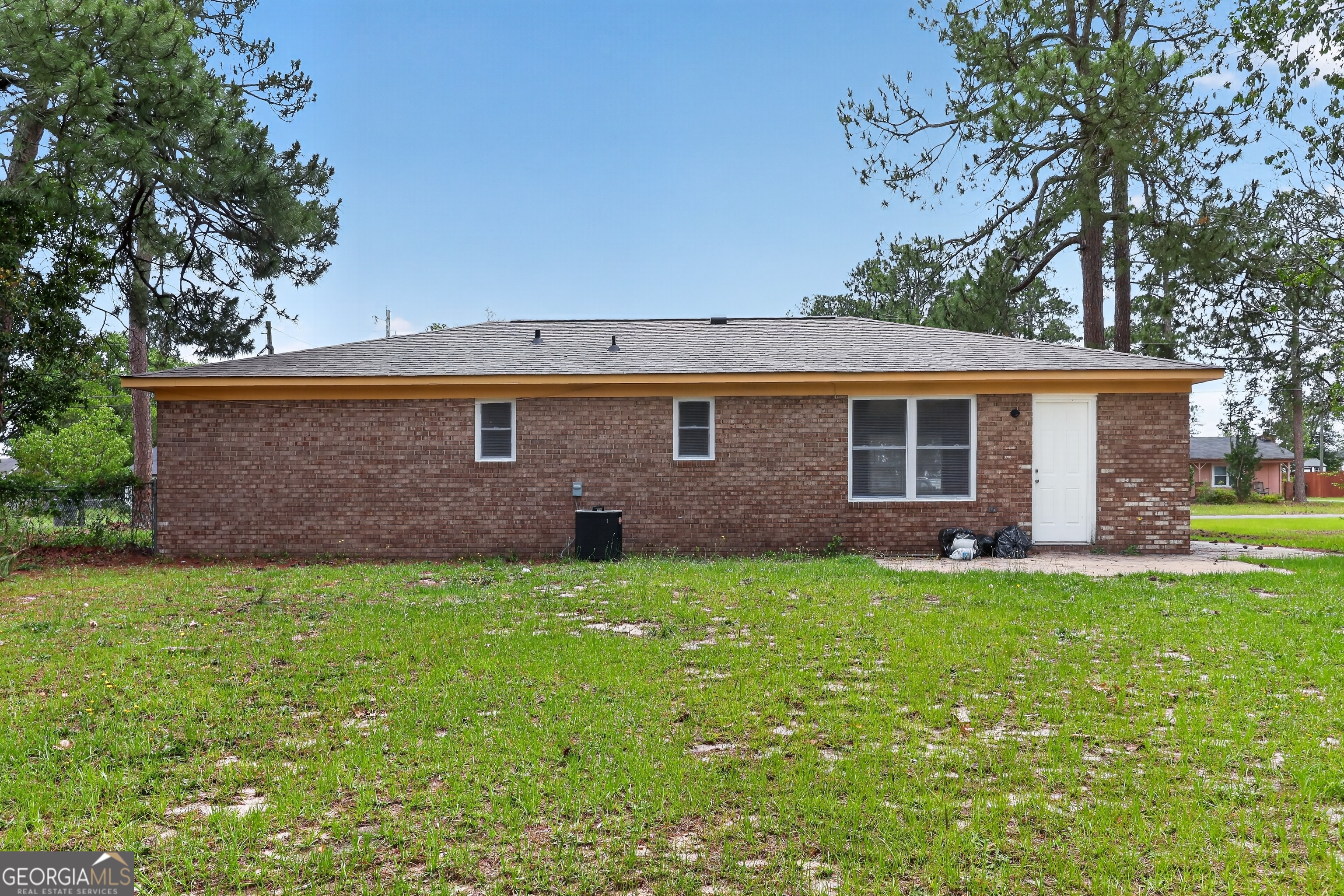 3812 Fairington Drive Property Photo 2