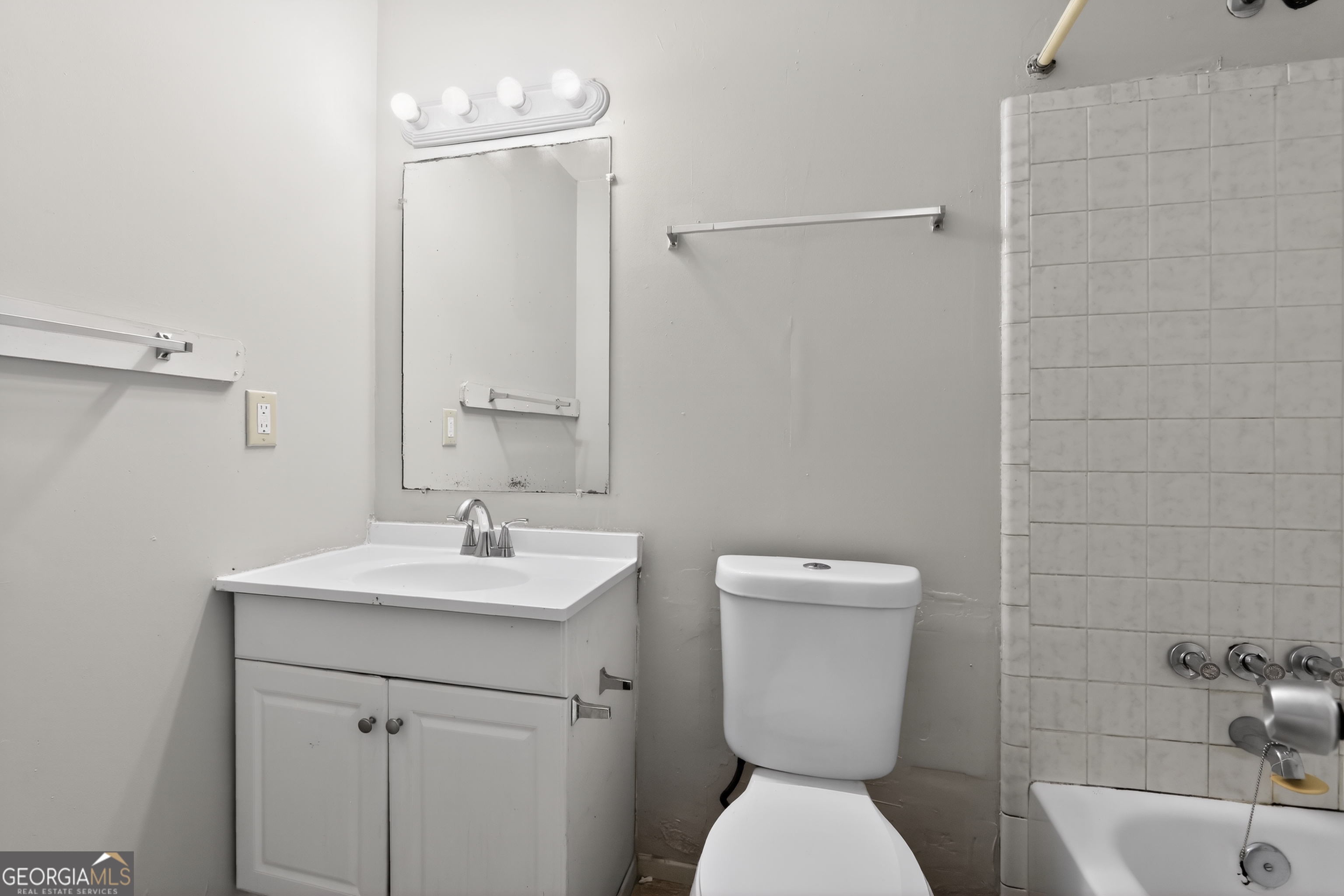 3812 Fairington Drive Property Photo 13