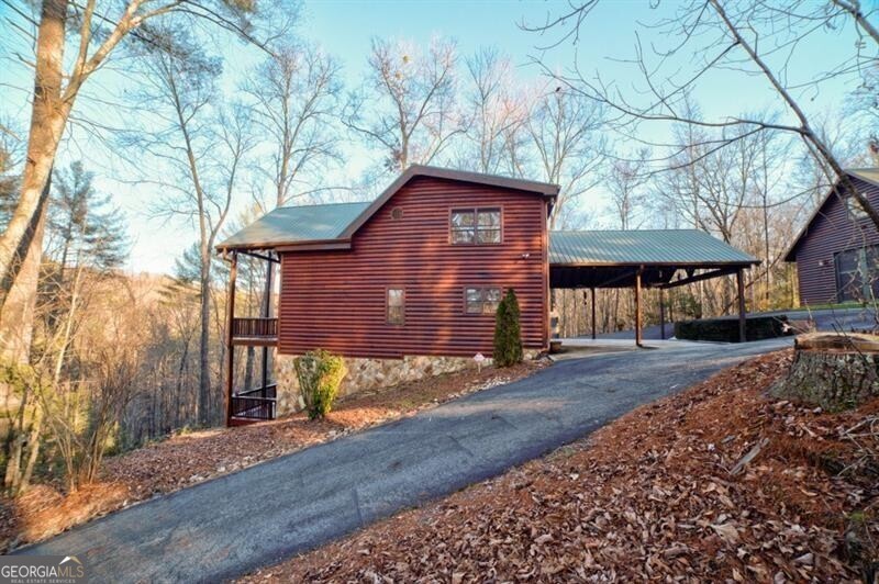 138 Lucius Lane Property Photo 1