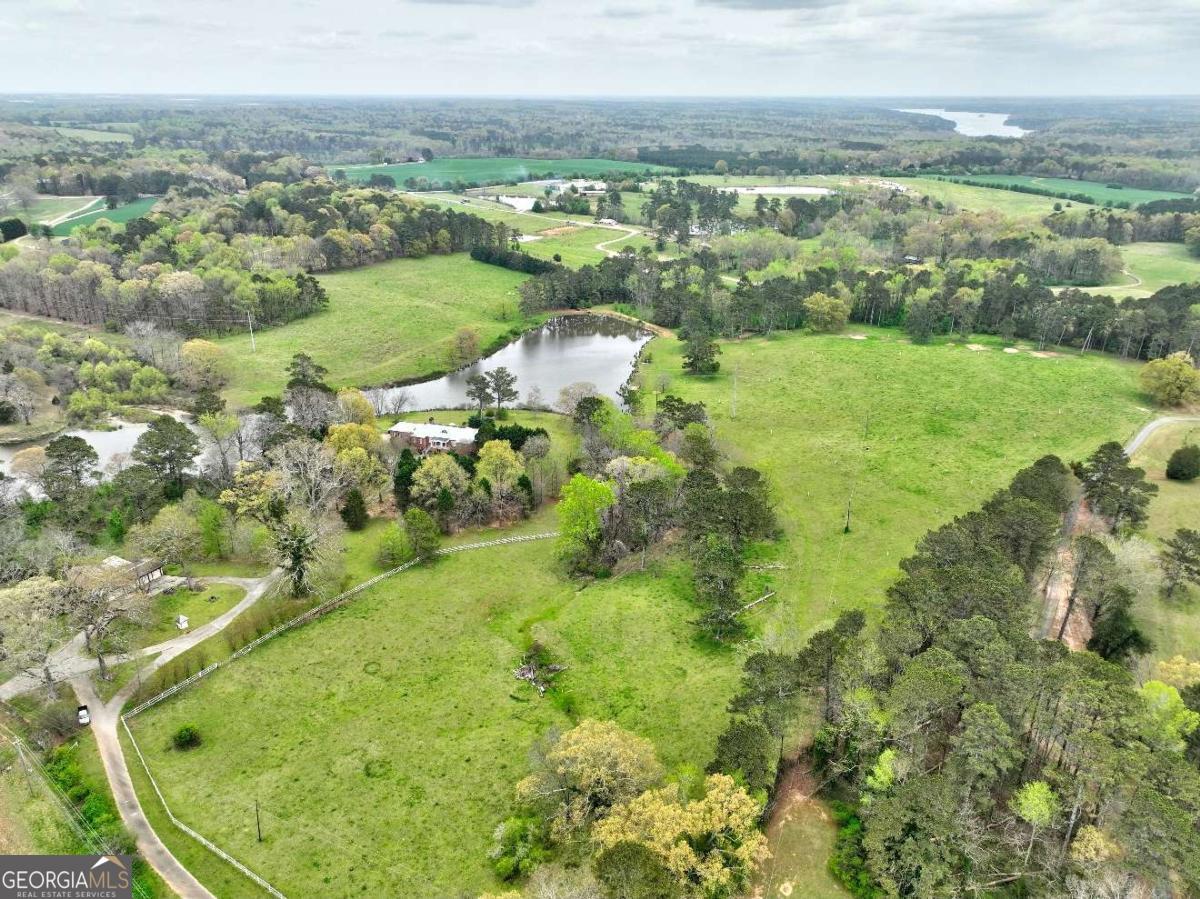 3571 Highway 20 W Property Photo 9